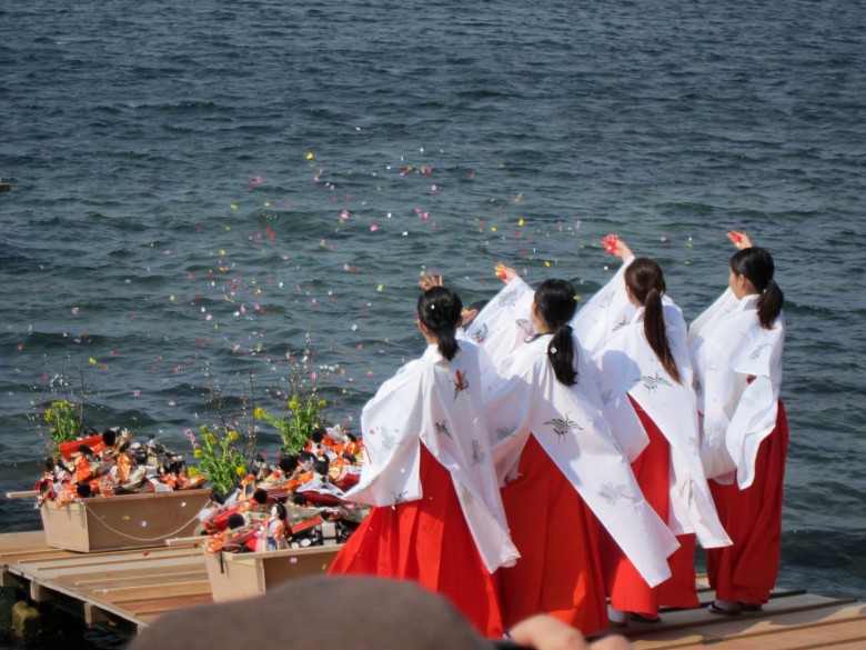淡嶋神社ひな流し