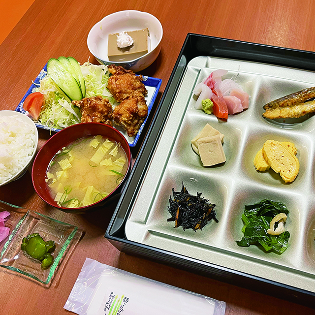 お食事処 十八番屋