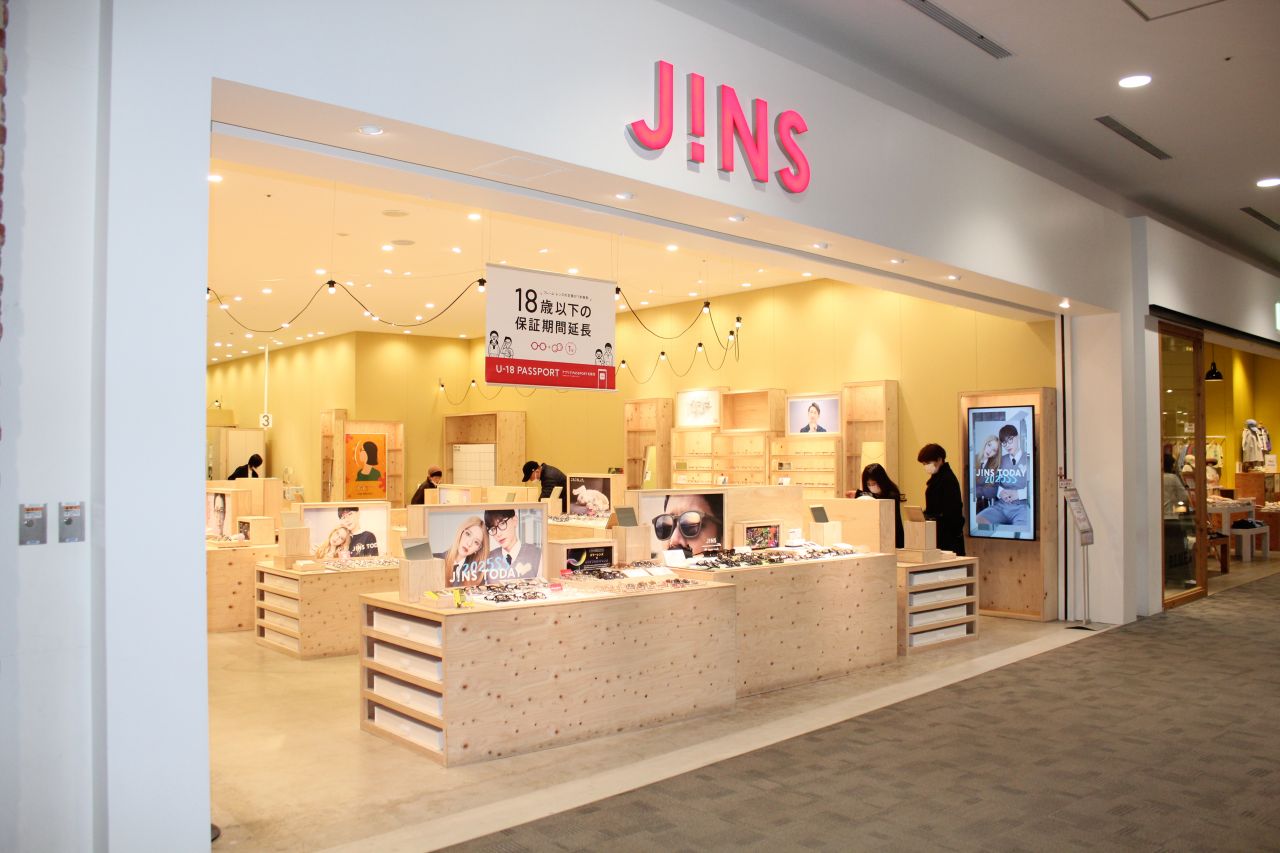 JINS（ジンズ）