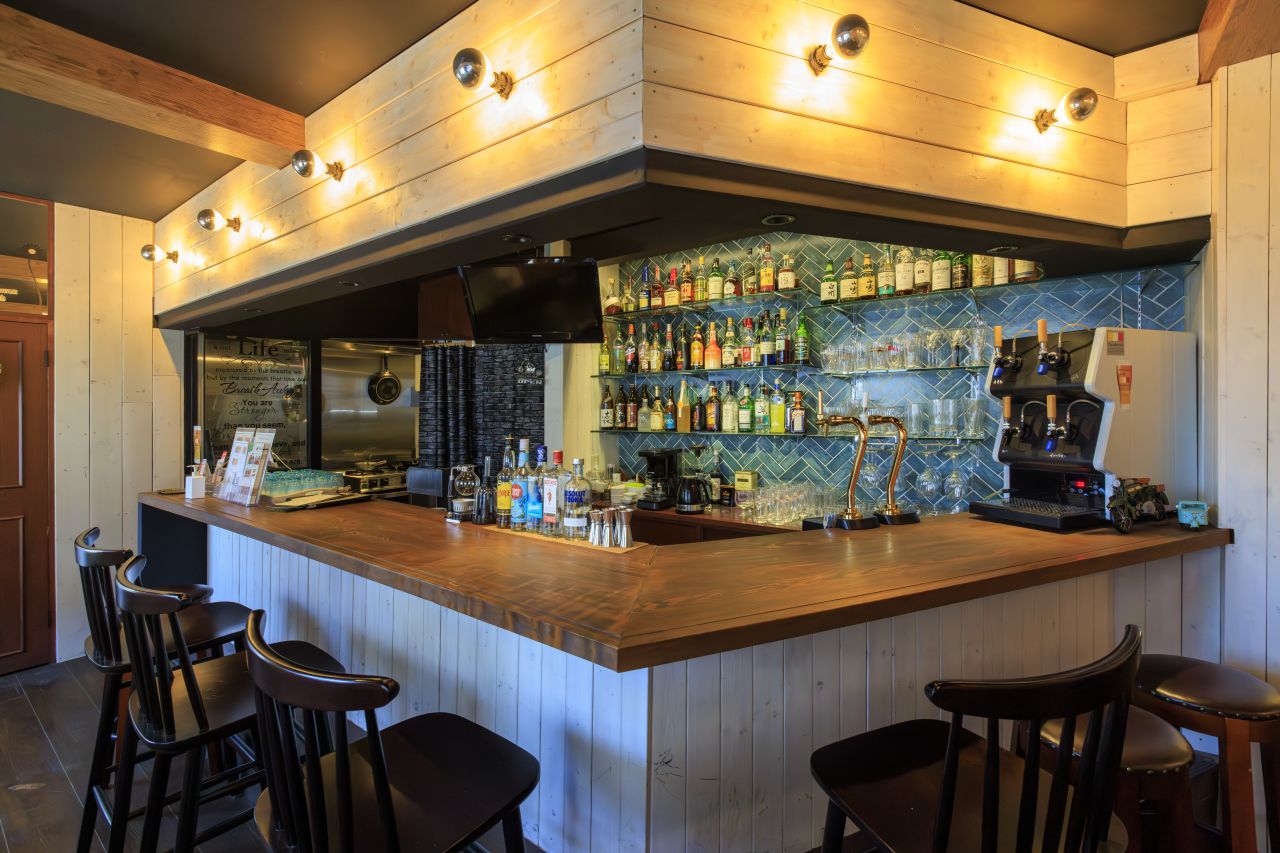 Saloon's Bar＆Cafe DAISY （サルーンズバー＆カフェ・デイジー）